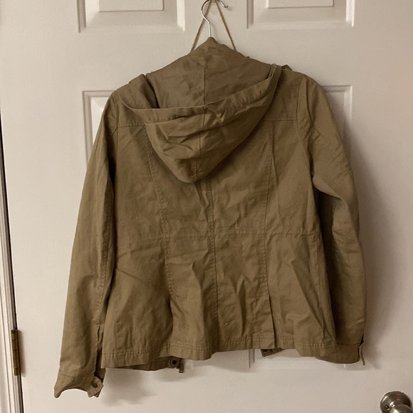 Tan jacket - Picture 3 of 3